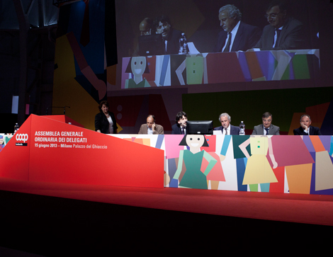 Allestimento assemblea generale ordinaria dei delagati di Coop Lombardia 2013: palco